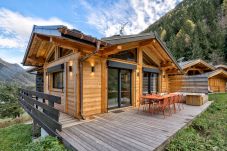 Chalet in Chamonix-Mont-Blanc - Green Forest