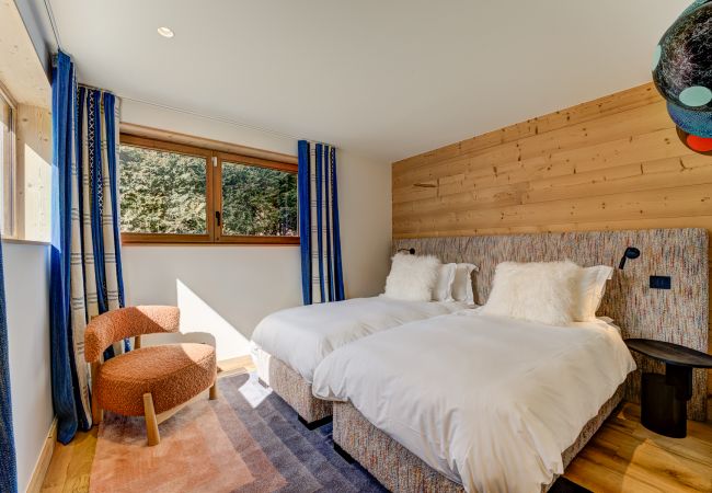 Bedroom 3, flexible double or twin room  Bedroom 3 of Chalet les Trois Soeurs is a  flexible double or twin room