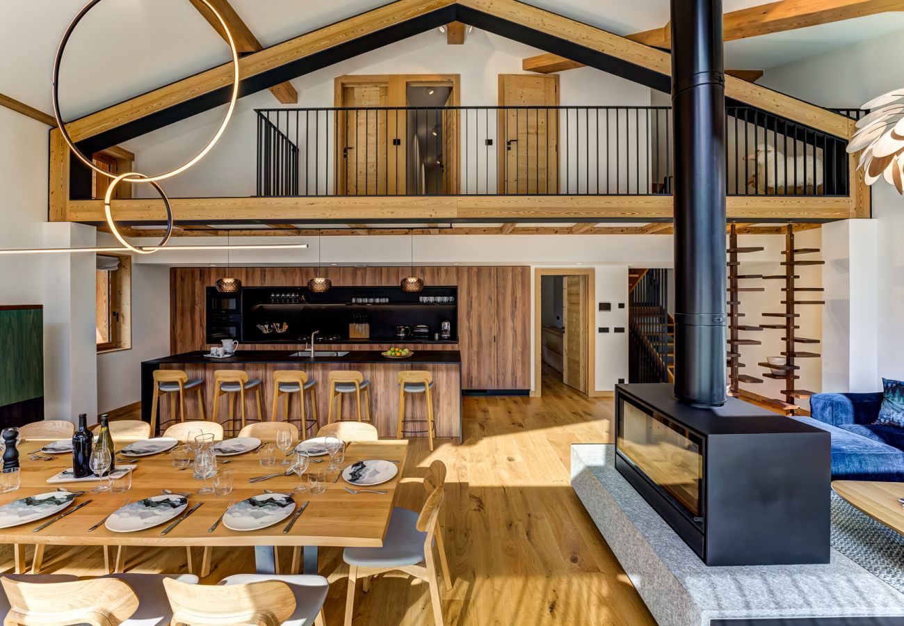 Beautiful architecture and interior design Chalet les Trois Soeurs has beautiful architecture and interior design