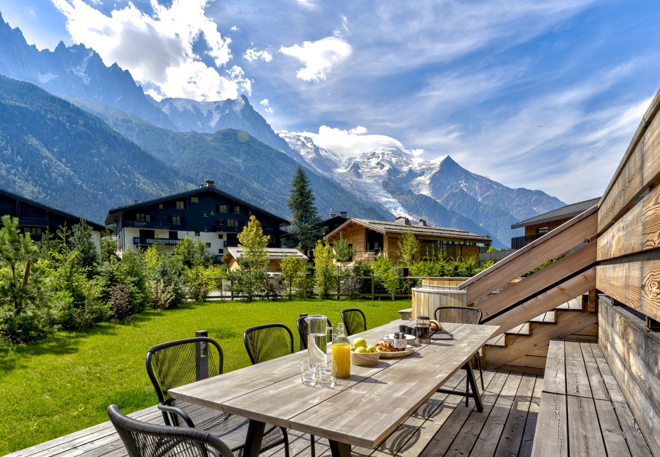 Panoramic mountain views including the les Bossons glacier Chalet les Trois Soeurs has panoramic mountain views including the les Bossons glacier