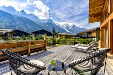 Chalet les Trois Soeurs has breath-taking mountain views  