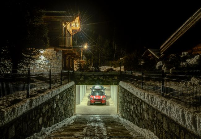 Underground parking with direct access to chalet Chalet Black Pearl has underground parking with direct access to the chalet