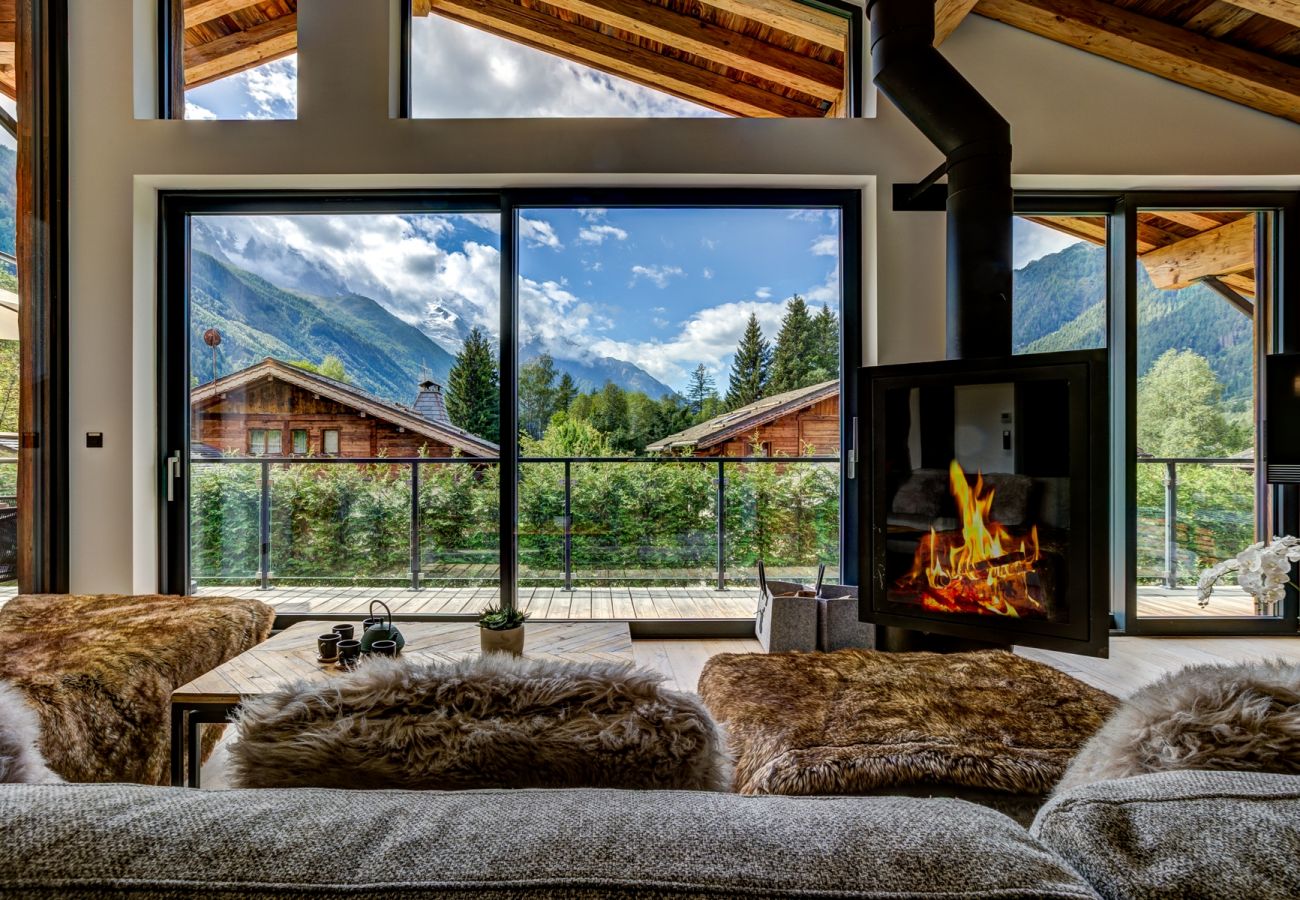 Comfortable sofas with a scenic outlook Chalet Black Pearl has comfortable seating with a scenic outlook