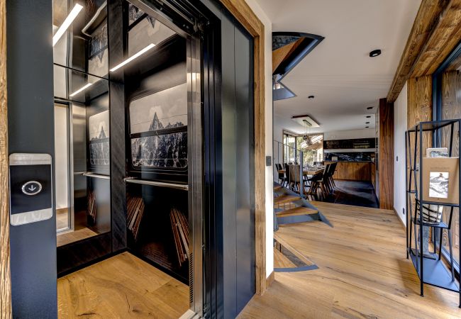 Lift opening onto 1st floor living area Chalet les Côtés du Lavancher has a lift opening onto the 1st floor living area.