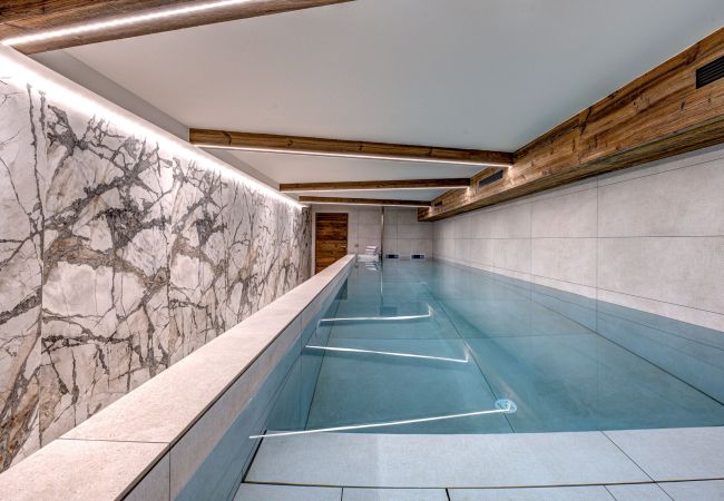 Heated 10m indoor swimming pool (water temp 28°C) Chalet les Côtés du Lavancher has a heated 10m indoor swimming pool (water temp 28°C).