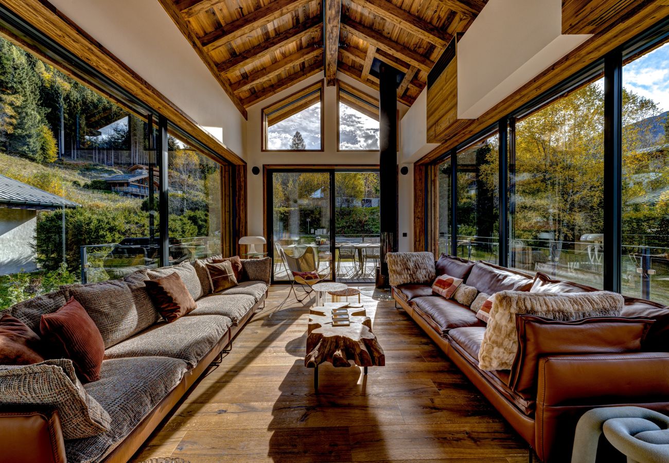 Beautiful architecture and interior design Chalet les Côtés du Lavancher has beautiful architecture and interior design.